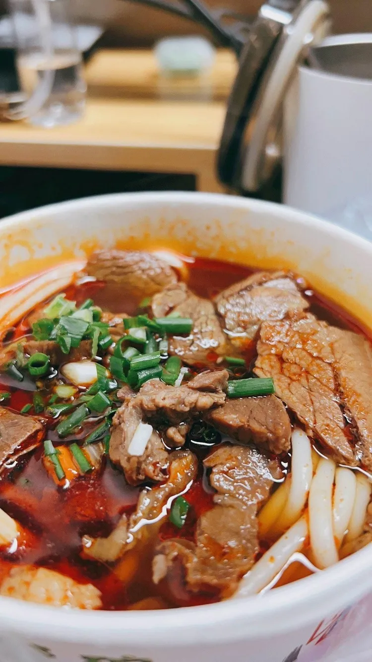 多多牛肉粉馆(四美苑住宅小区店)店铺与菜品实景