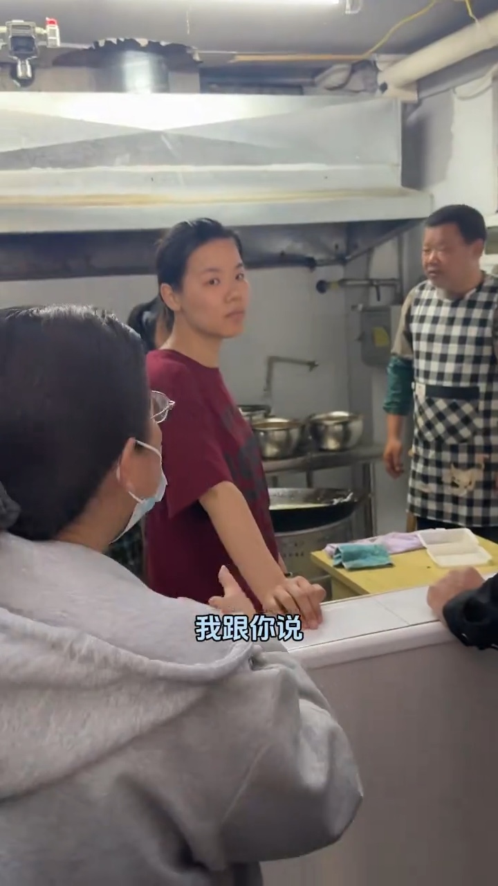 邓记武锅豆皮(武昌城市公园店)店铺与菜品实景